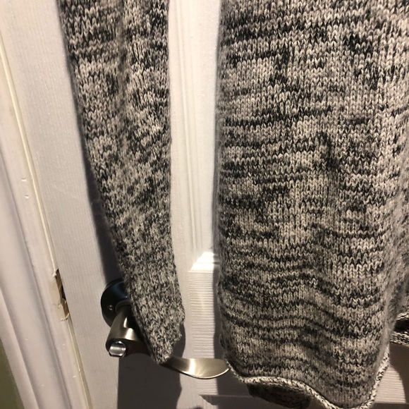 Aritzia Talula Mulberry Cardigan Wrap - Picture 6 of 7